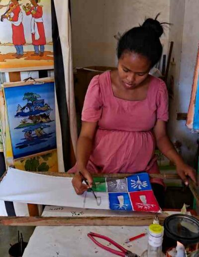 Artisan Workshops & Local Crafts