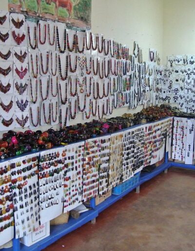 Artisan Workshops & Local Crafts